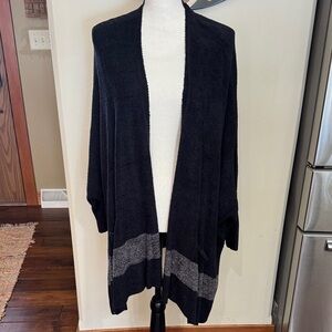 Barefoot Dreams Black and Gray Cardigan Cozycic lite. One size.